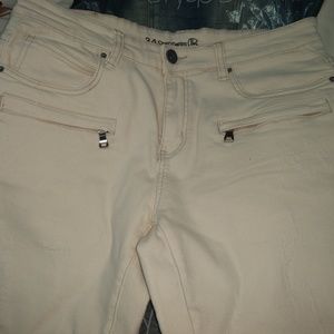 Crysp cream Jeans